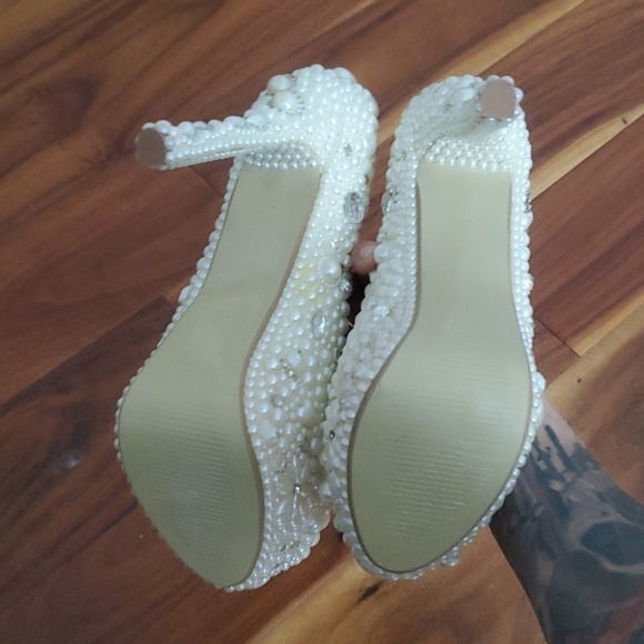 Heels with faux pearls and gems size 10 - Picture 7 of 7